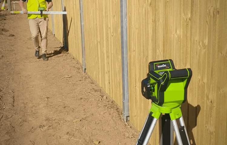 precise location of the laser level detector